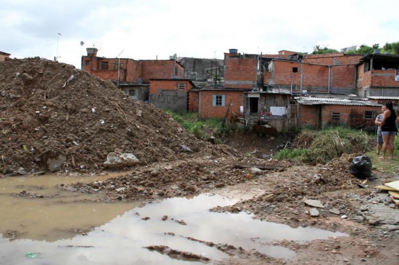 No Brasil, 45% da população ainda não têm acesso a serviço adequado de esgoto