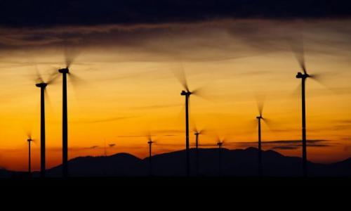 Solar, eólica e baterias formam trio imbatível contra combustíveis fósseis